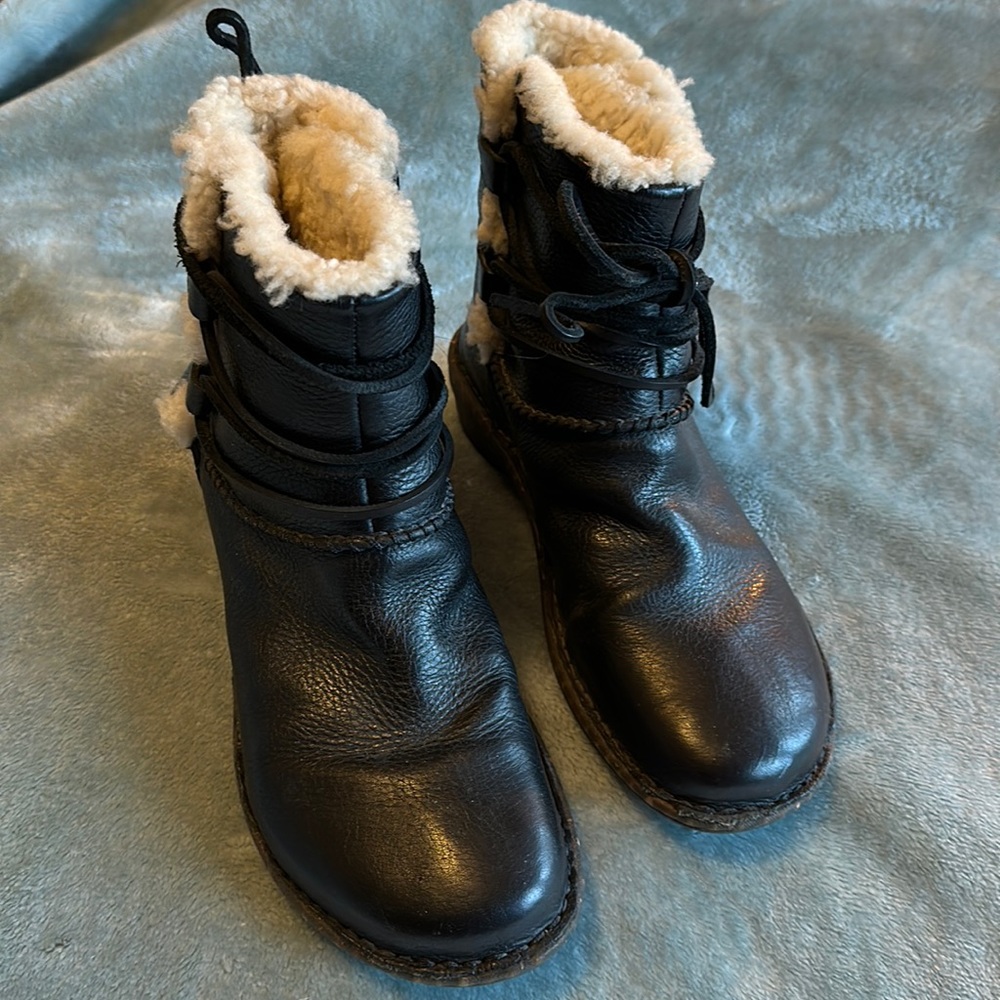 UGG Caspia Leather boots